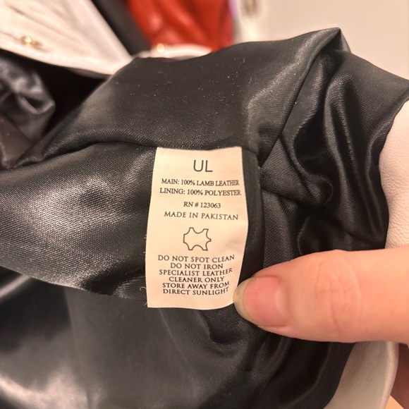 EUC Understated Leather Howling Moon White Fringe Western Leather Jacket L - Picture 7 of 8